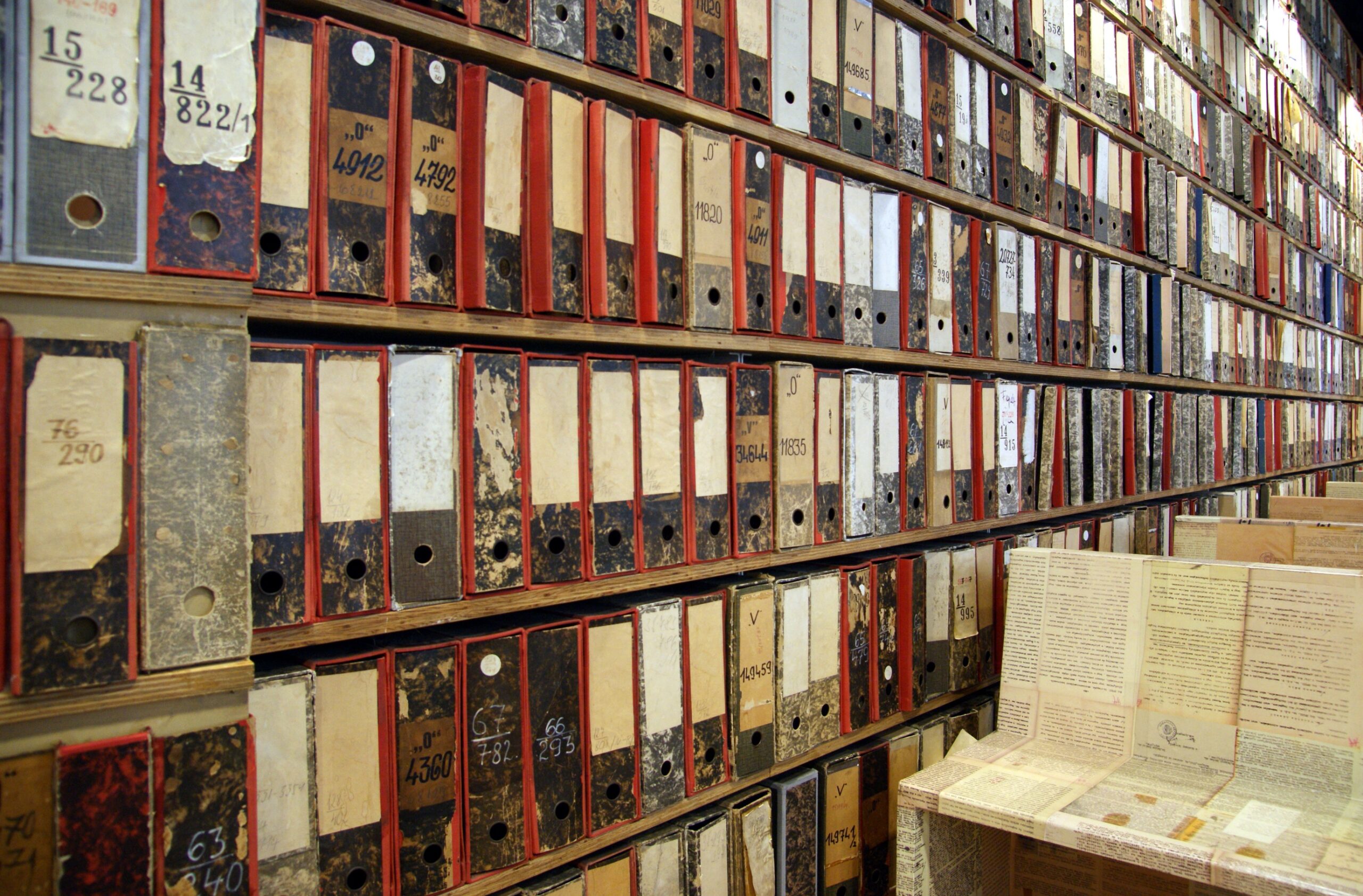 MAE declasifică peste 5.000 de dosare diplomatice din perioada mineriadelor și a relațiilor post-decembriste cu URSS