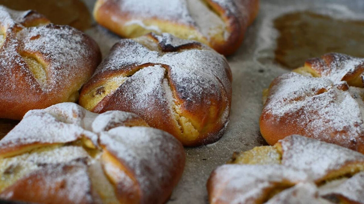 Plăcintele moldovenești „poale-n brâu”. Rețeta adorată de Ion Creangă