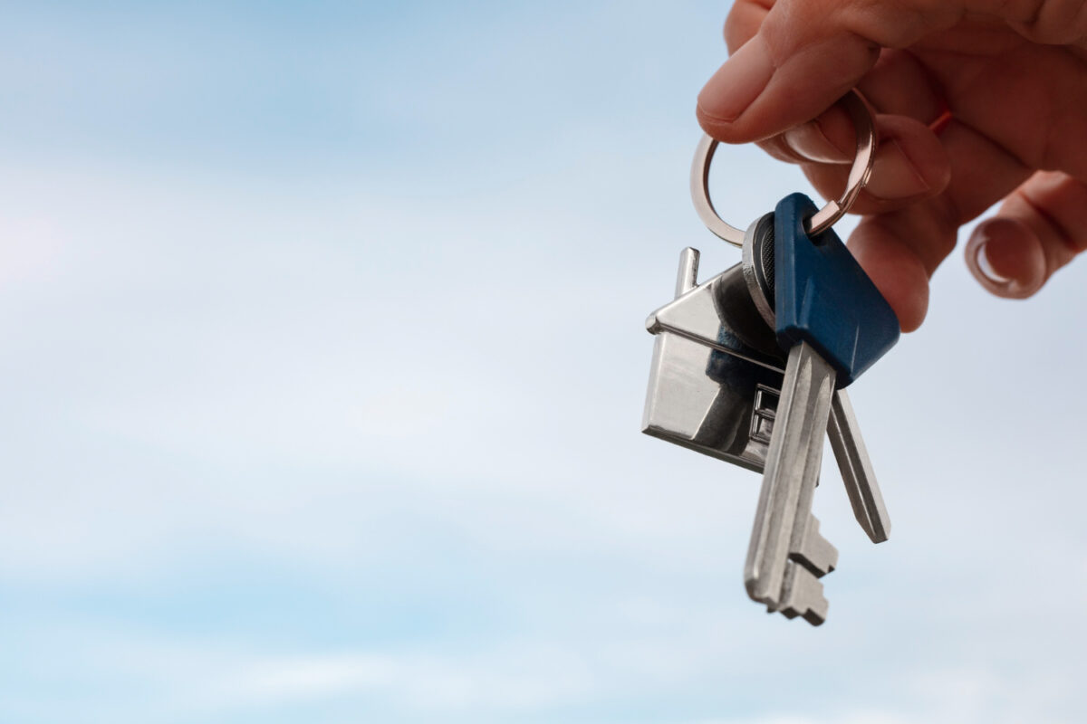 Țeapă imobiliară în stil românesc. O garsonieră, vândută de 8 ori