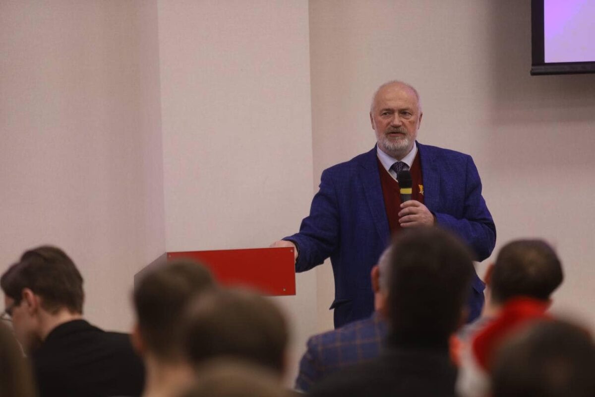 Boris Nadejdin, opozantul lui Putin, nu poate candida la președinția Rusiei. Cine l-a „interzis”