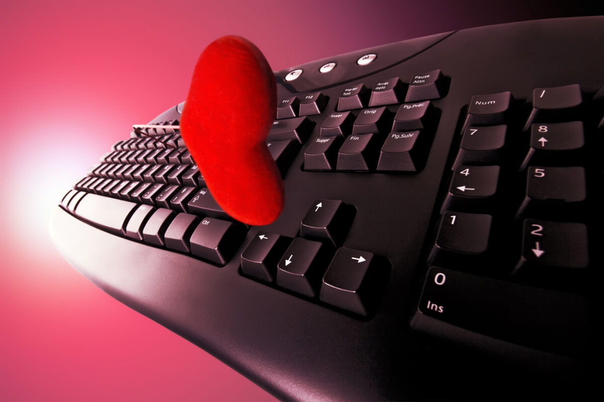 Aplicațiile de dating se reinventează. Intervine inteligența artificială