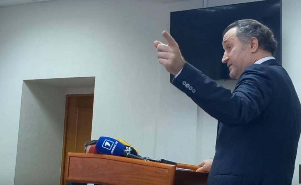 Vila de la poalele Alpilor, care îl va ţine pe Vlad Filat în Moldova. Ce a reuşit să facă justiţia franceză