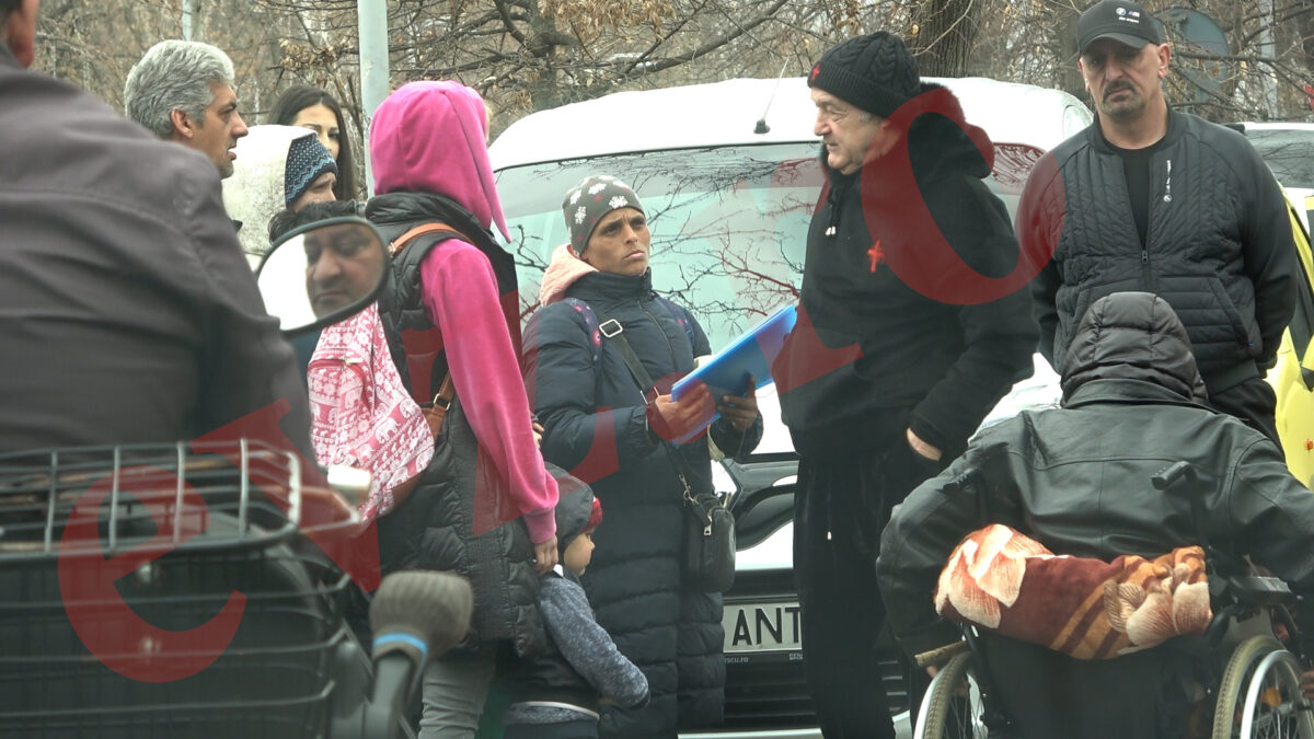 George Becali nu se dezice. Cum a fost surprins latifundiarul chiar în fața palatului. Video