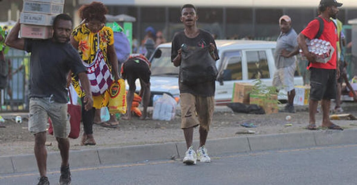 Papua Noua Guinee, război între triburi. Zeci de morţi pe marginea unui drum