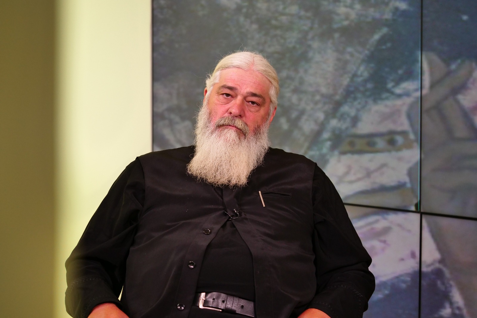 ⁠Ce cuvânt îți golește casa. Părintele Calistrat face lumină