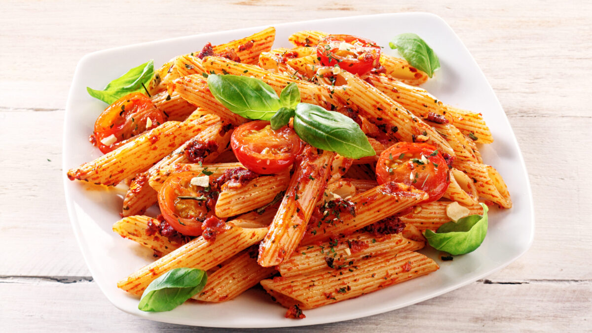 Rețetă de paste cu sos, de post. Este gata în doar 18 minute