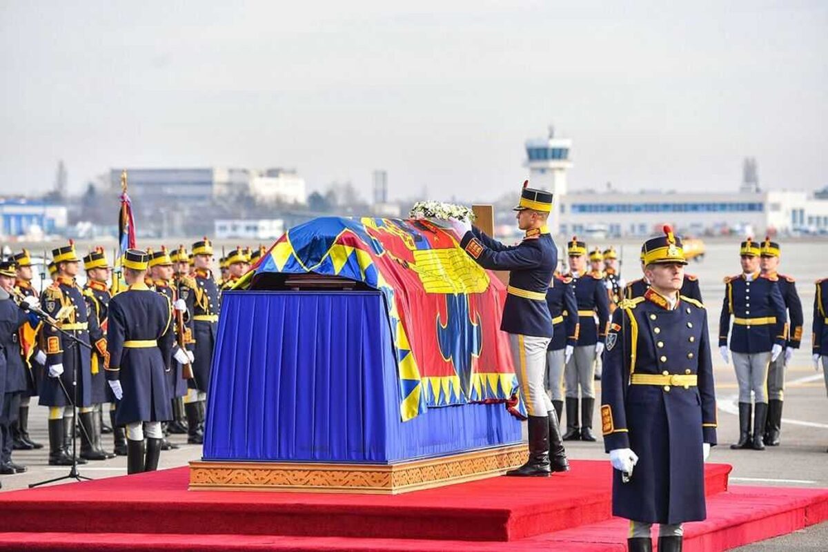 Funeraliile de stat doar pentru președinți. Guvernul a aprobat Regulamentul pentru președinți și