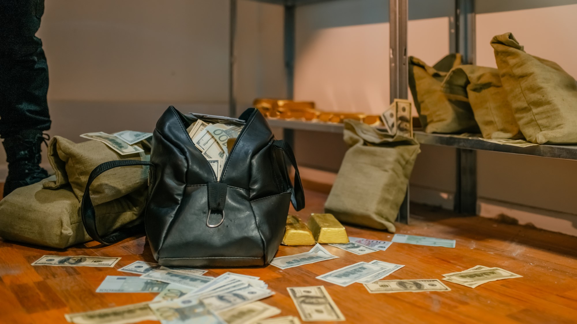 Furtul milionului de euro din Mediaș, lămurit de anchetatori. Ce au descoperit polițiștii după reținerea suspectului