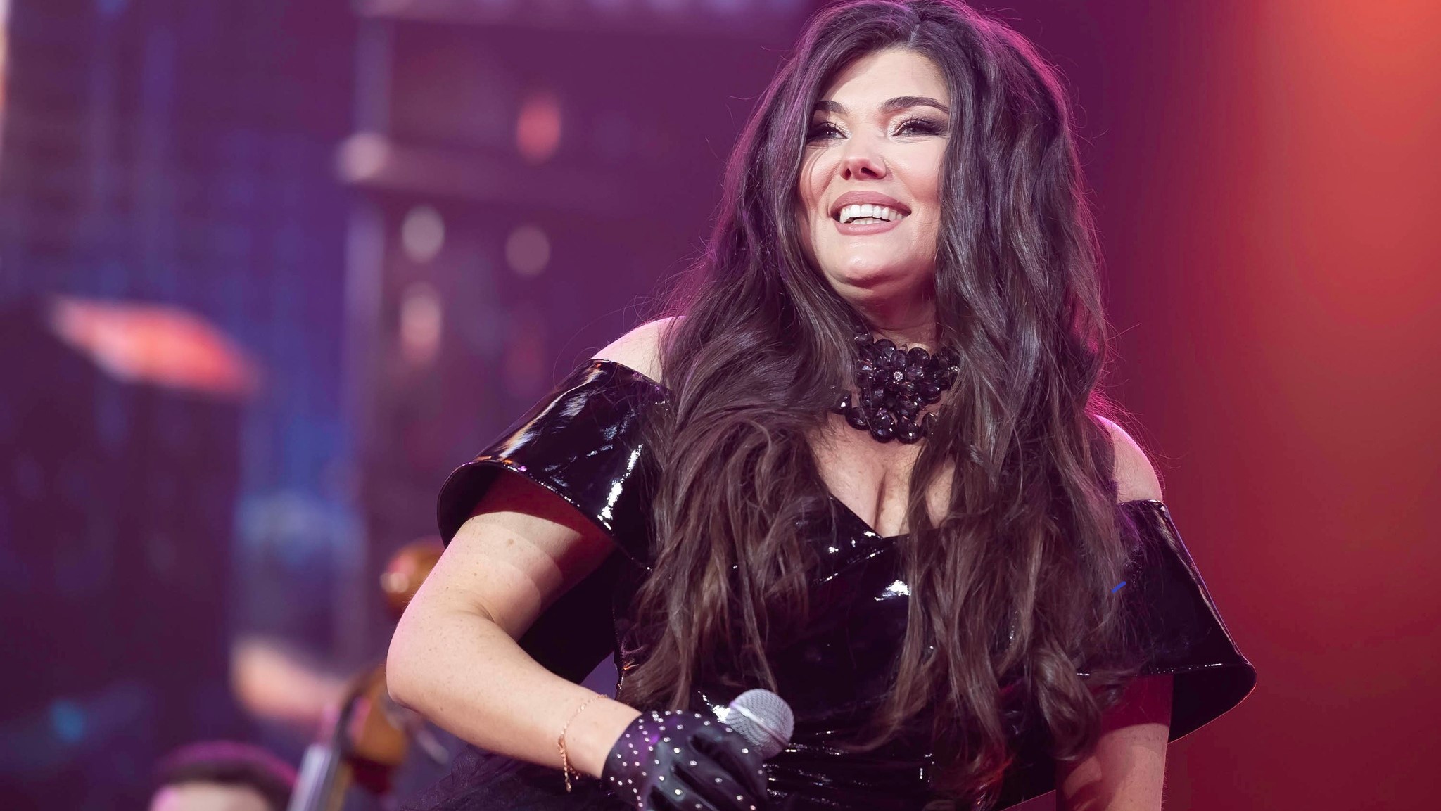 Paula Selling iubește din nou?! Mesaj suspect pentru un bărbat