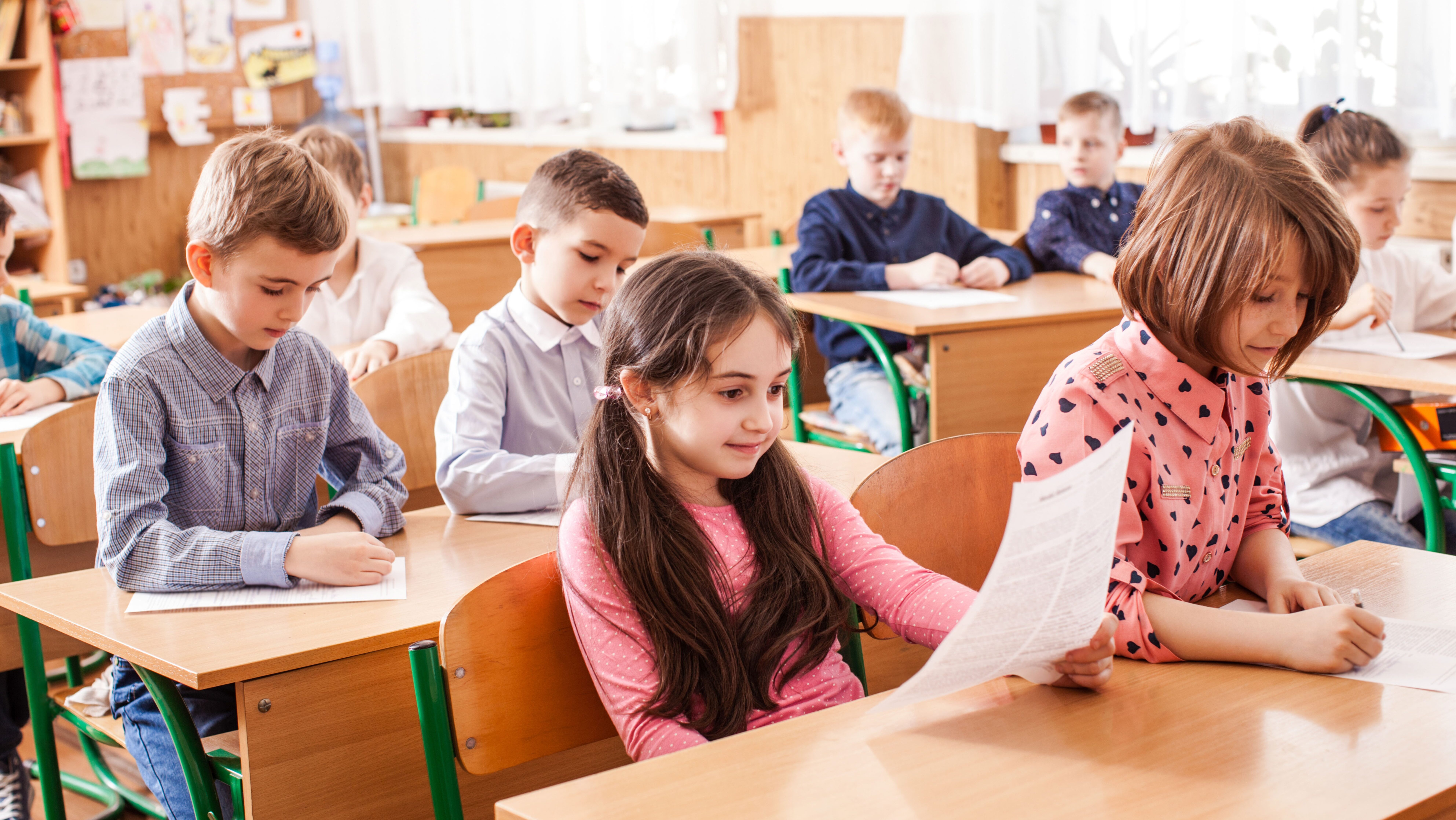 Ce schimbări aduce anul școlar 2026-2027. Când sunt programate examenele și vacanțele