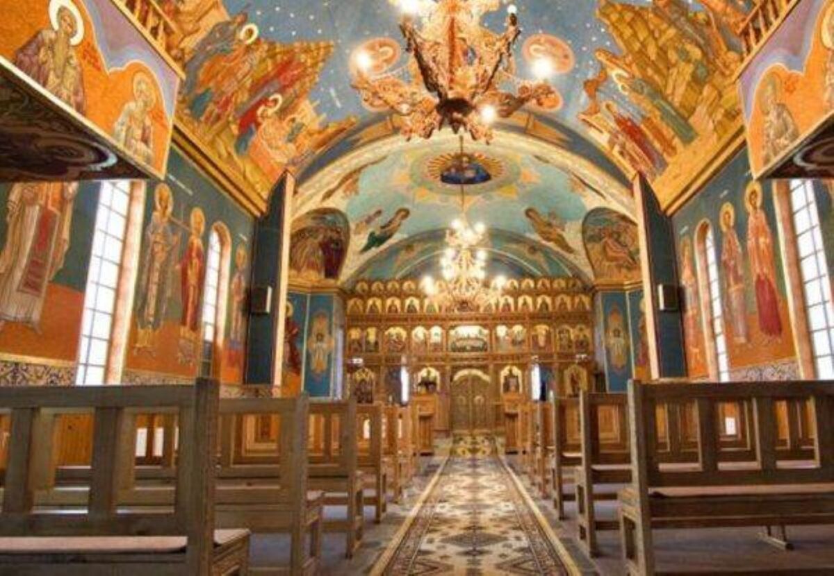 Nicolae Ciucă, la sfințirea capelei din Parlament: Ne ajută să fim mai aproape de Dumnezeu