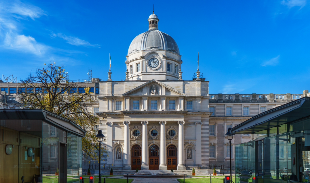 Premierul gay al Irlandei, demisie în urma referendumului pentru familie: Motive personale și politice