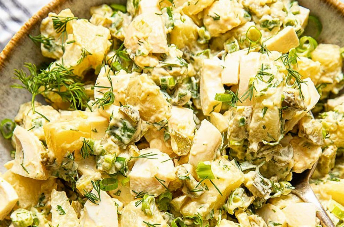 Patatosalata. Încercați rețeta grecească, n-o să regretați