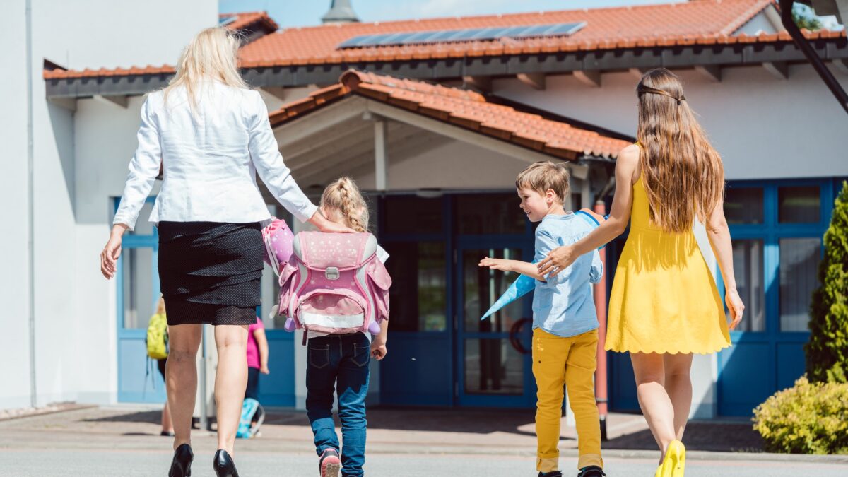 Bani mai mulți la alocații și indemnizații pentru creșterea copilului. Măsura a intrat în vigoare