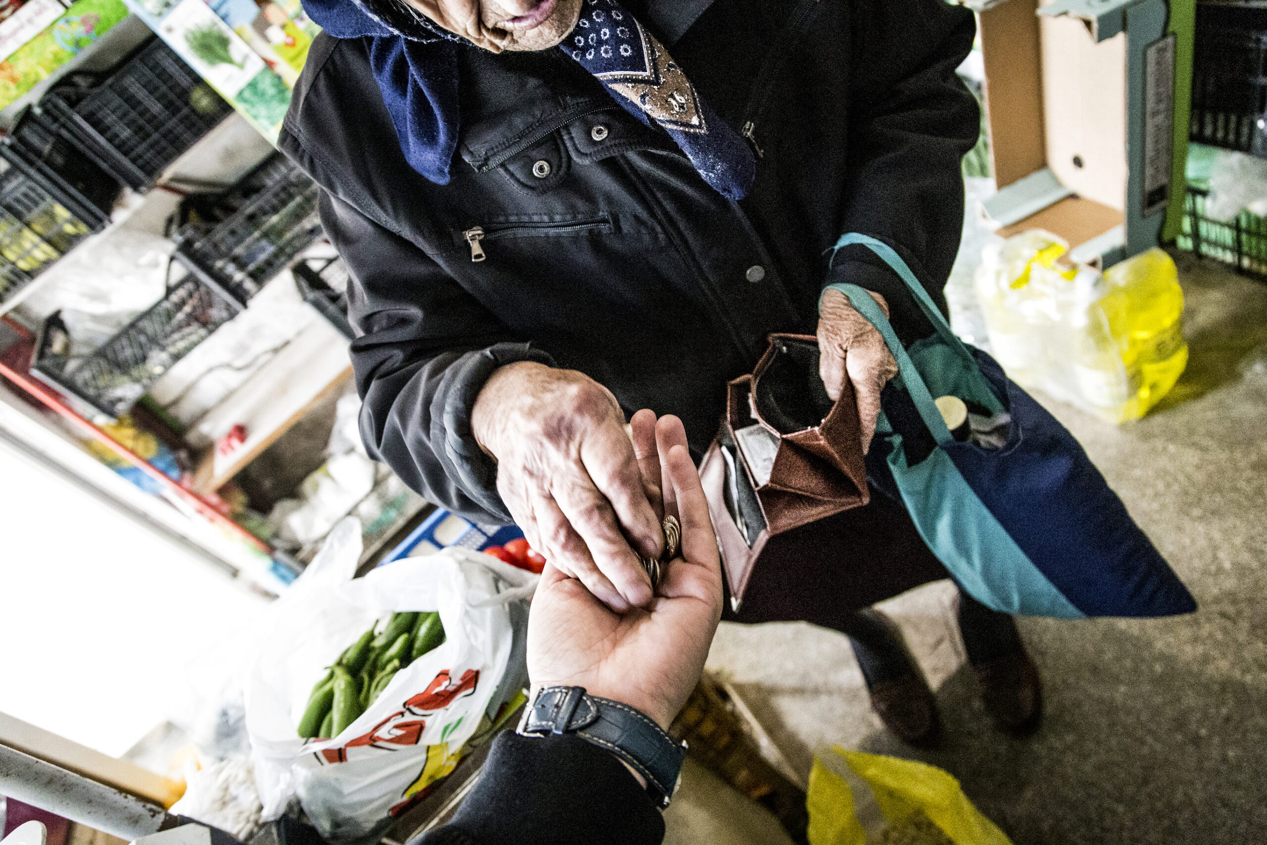 Inflația estimată de BNR lovește în puterea de cumpărare a pensionarilor. Cum pierd seniorii bani