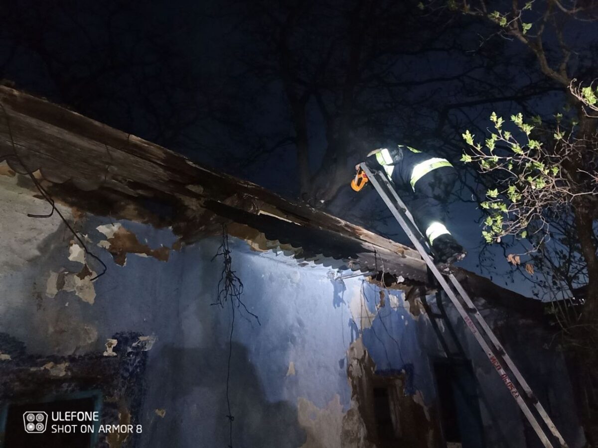 Buteliile de gaz, pericolul din casa moldovenilor. Trei explozii într-o zi 