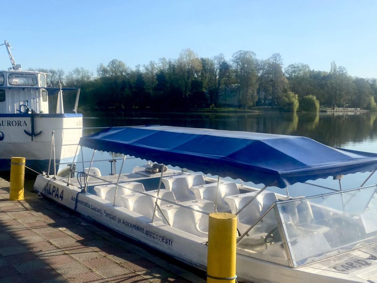 Nicușor Dan: Ies la apă bărci şi hidrobiciclete noi pe lacul Herăstrău. Cât costă o plimbare