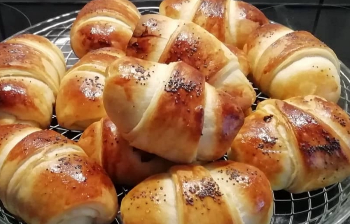 Cornuri cu ciocolată. Deliciu pentru zilele de post