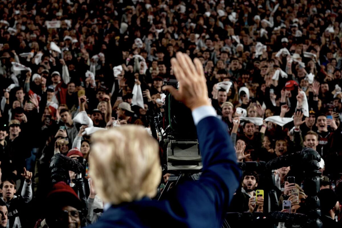 Donald Trump se compară cu Nelson Mandela. Declarația a strârnit furie în rândul democraților