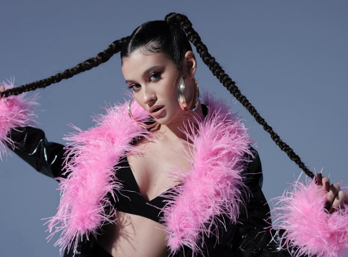 Erika Isac s-a mutat cu iubitul. Cei doi își țin relația departe de ochii lumii