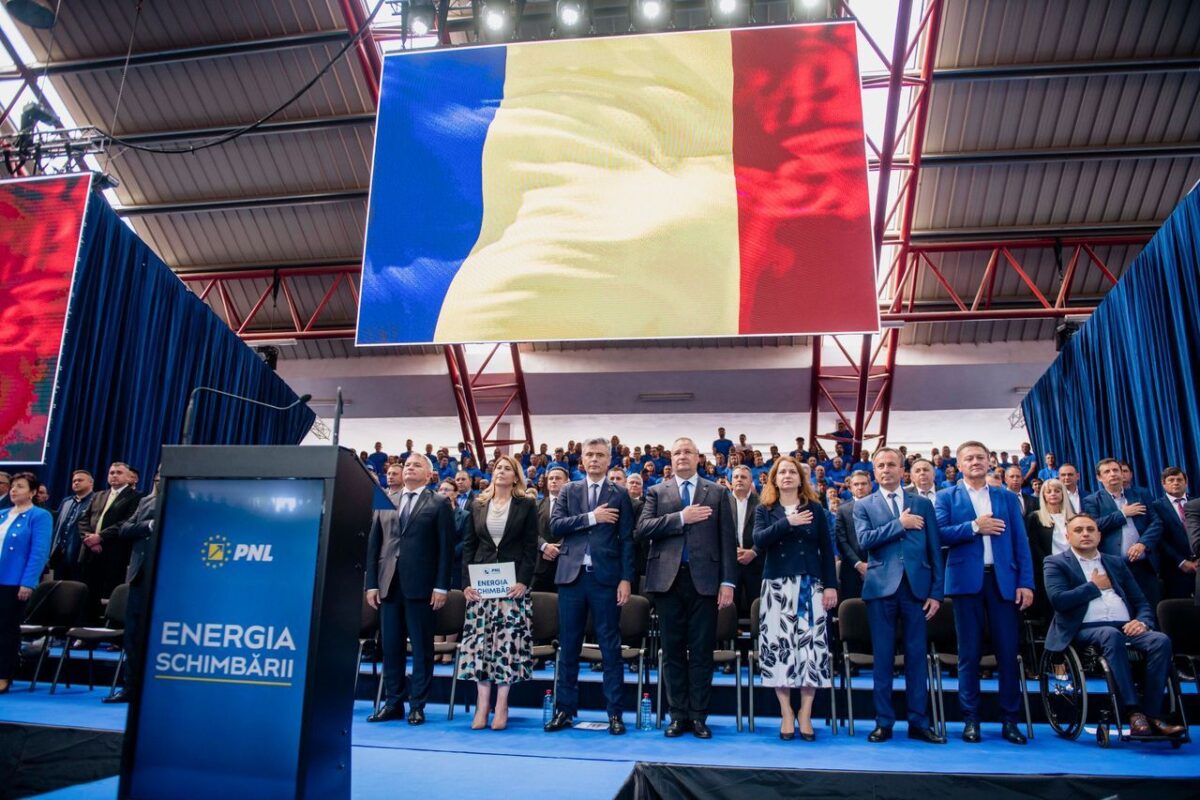 Nicolae Ciucă, la Severin: Politica este ca un sport, cine nu vrea să facă parte din echipă, să se ducă