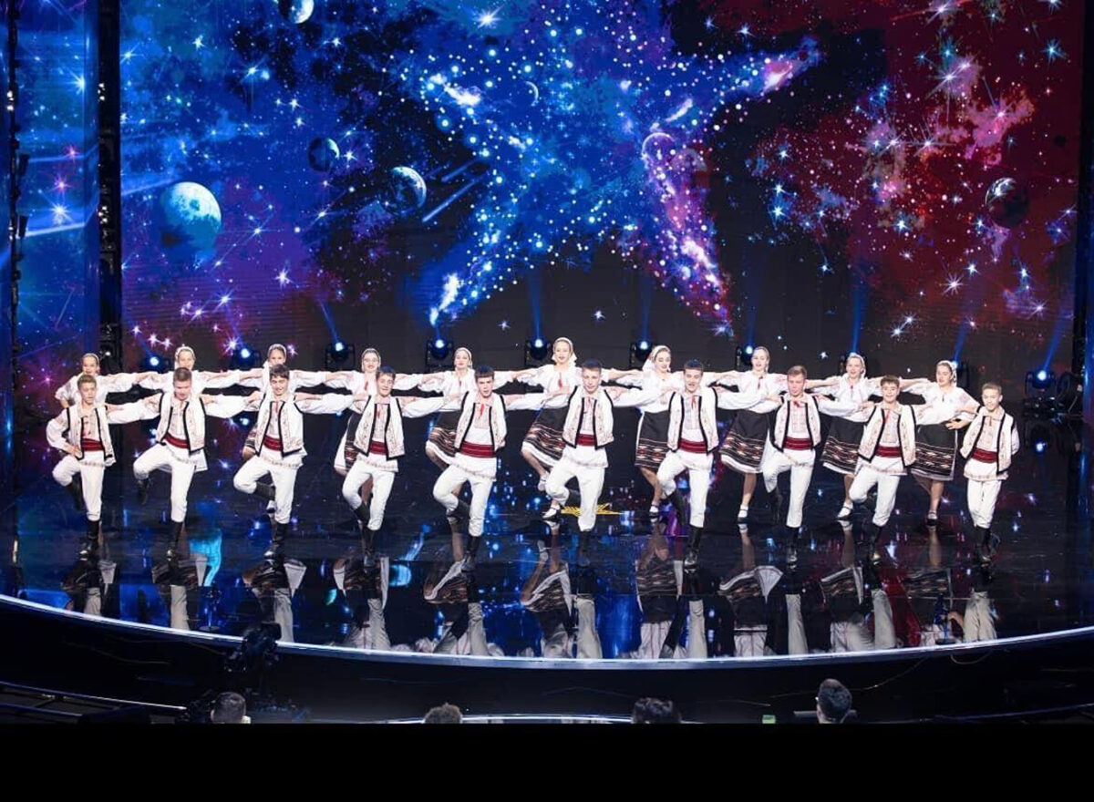 Ansamblul „Hecenii” din Republica Moldova, locul trei în finala „Românii au talent”