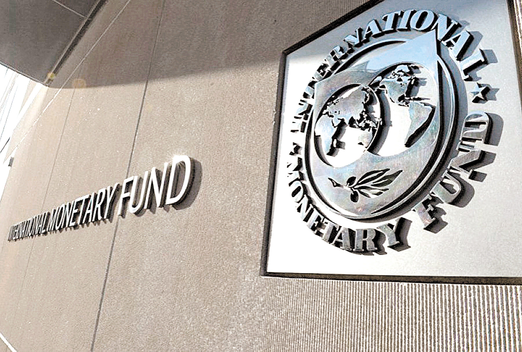 Moneda care rămâne în centrul economiei mondiale. Analiza FMI