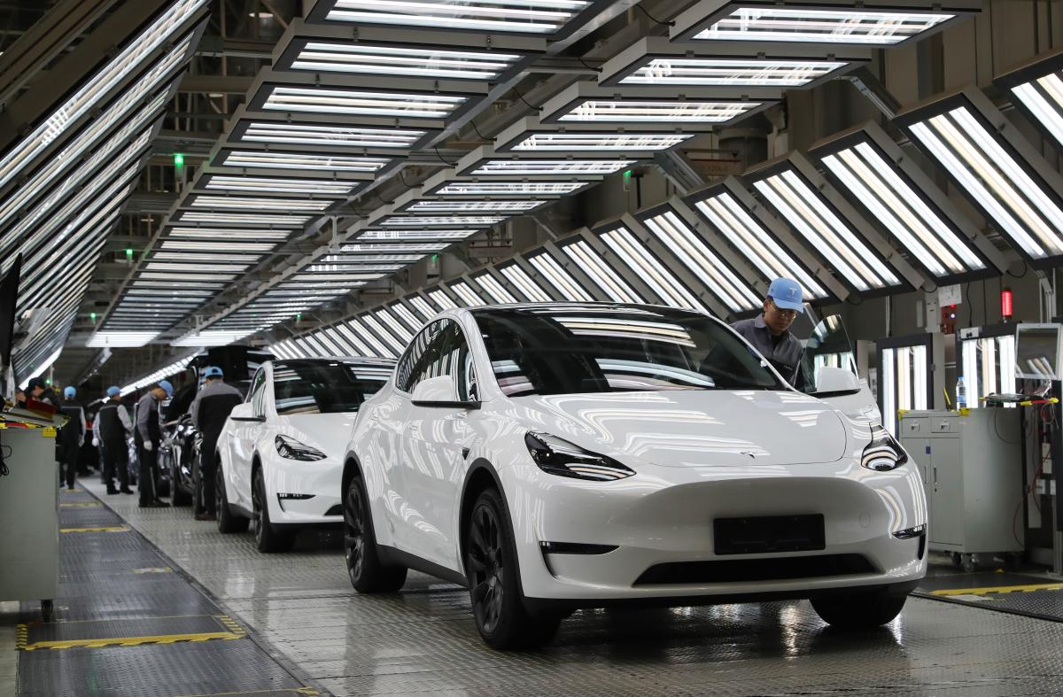 Tesla de 25.000 de dolari. Compania încearcă să reducă la jumătate costurile de producție