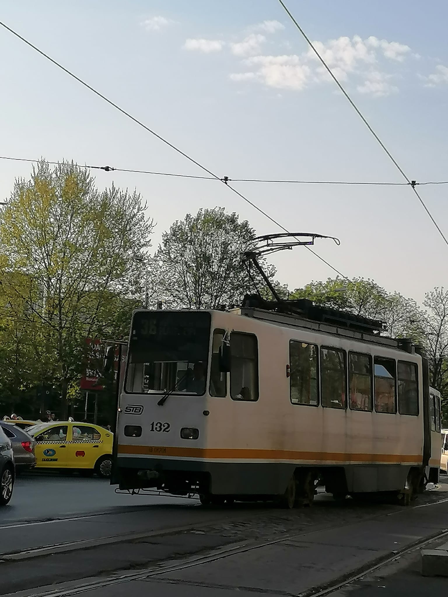 Un tramvai al liniei 10 a deraiat pe Șoseaua Olteniței din București. Circulația a fost deviată