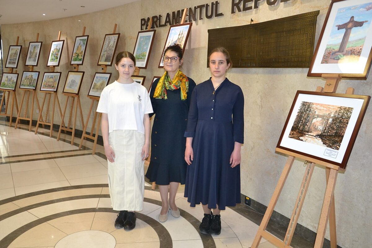 Ziua Europei. Liceenii din Republica Moldova prezintă frumusețea orașelor europene în picturi