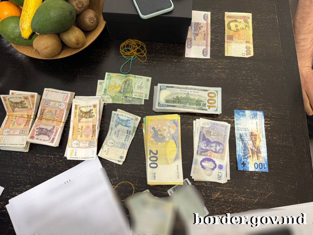 Piese auto de contrabandă în valoare de 6.000.000 lei și patru suspecți, după percheziții în Republica Moldova