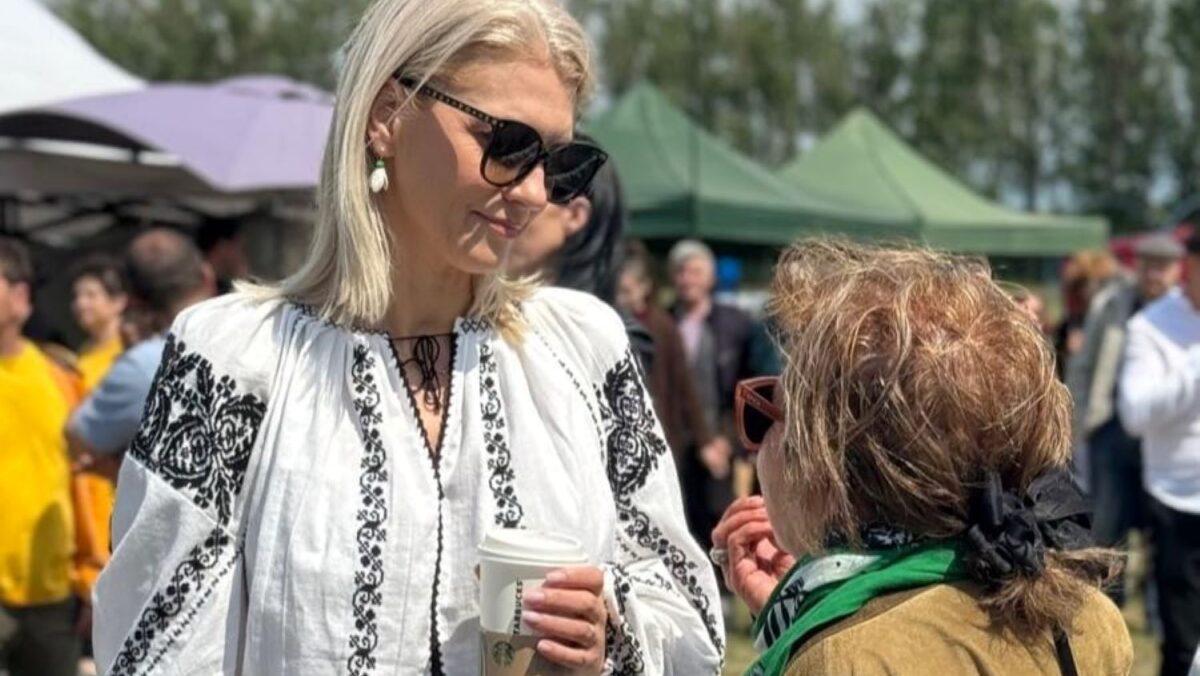Alina Gorghiu, supărată că la Festivalul Narciselor de la Negrași nu era „picior de narcisă” Video