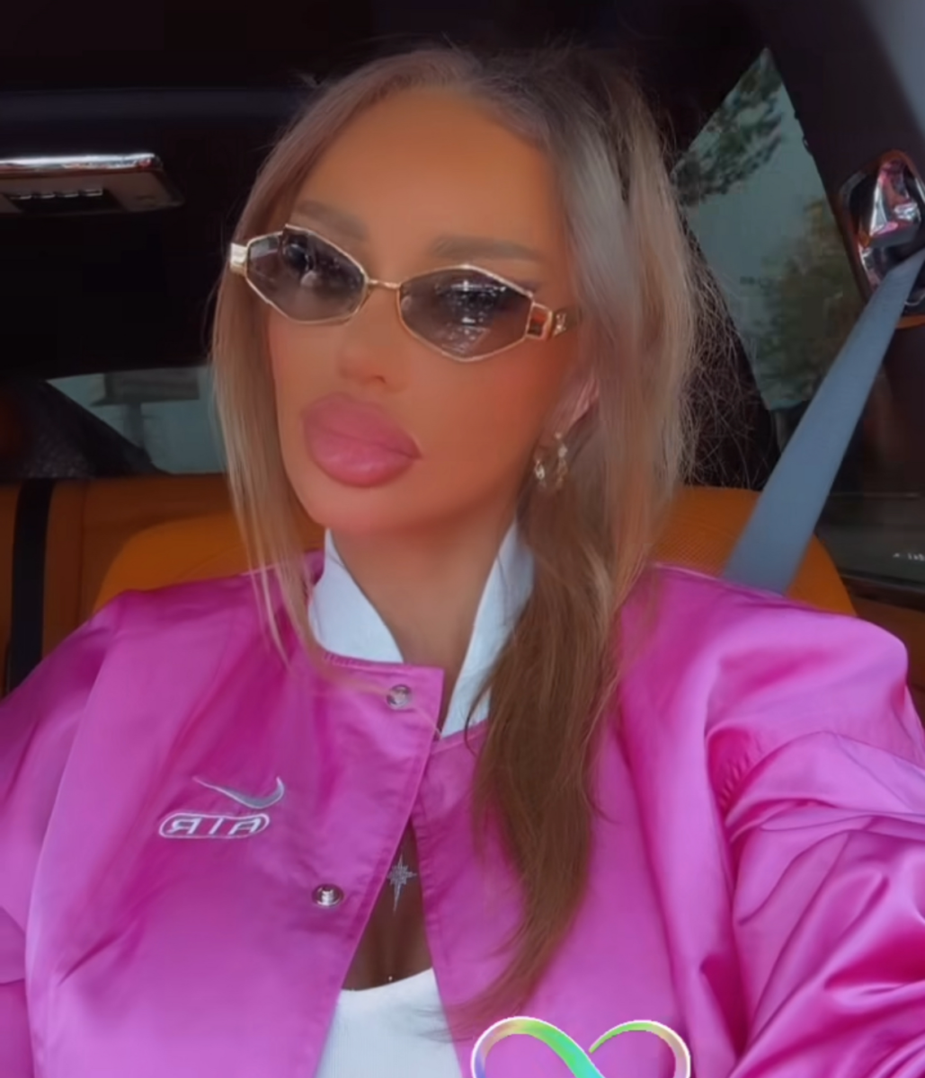 Replică acidă a Biancăi Drăgușanu, după ce un fan i-a cerut bani. „Marș la muncă!”