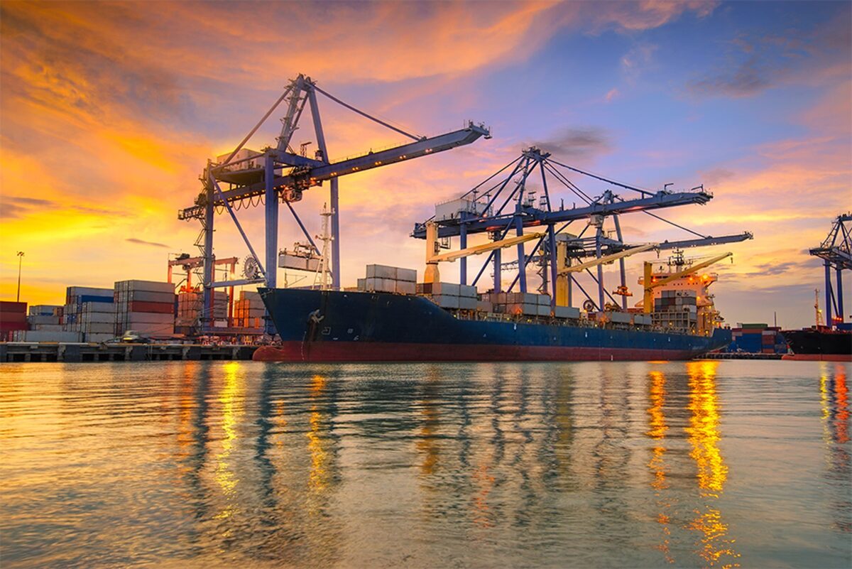 Operațiunile portuare suspendate în Constanța din cauza condițiilor meteo nefavorabile