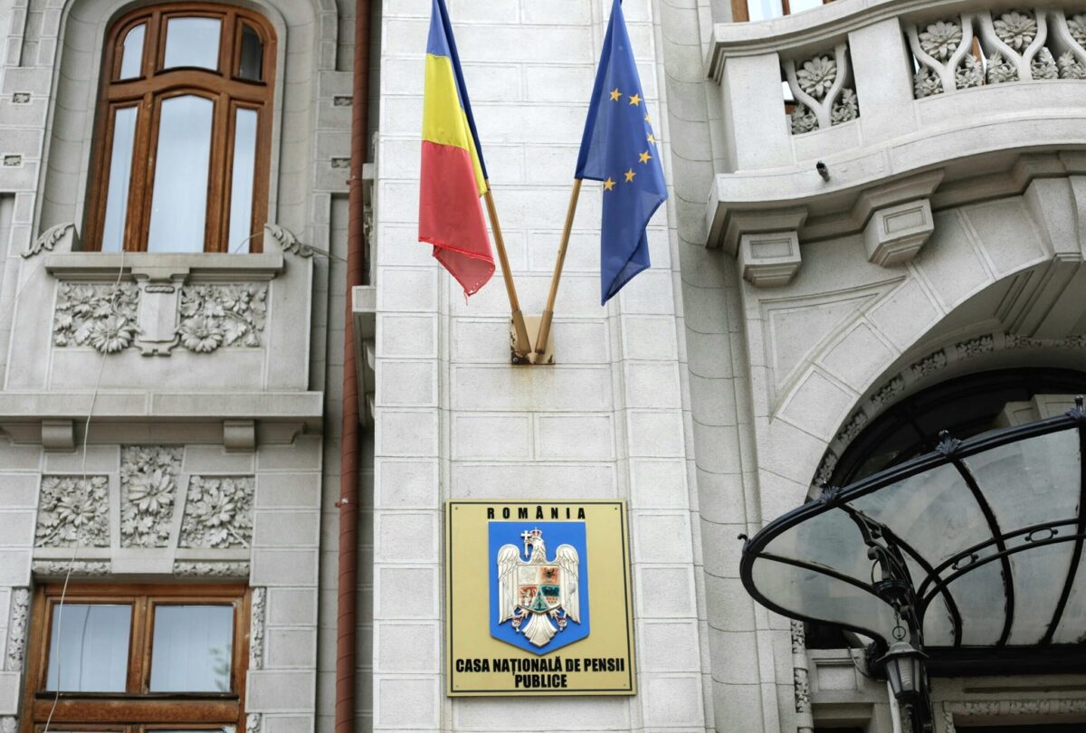 Bugetarii care se plâng că nu mai fac față volumului de muncă. Vor să fie plătiți corespunzător