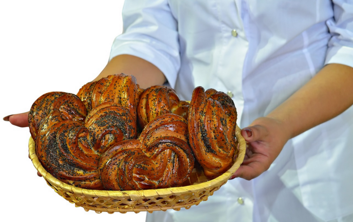 Plăcinte cu mac. Desertul pregătit de gospodinele din Bucovina