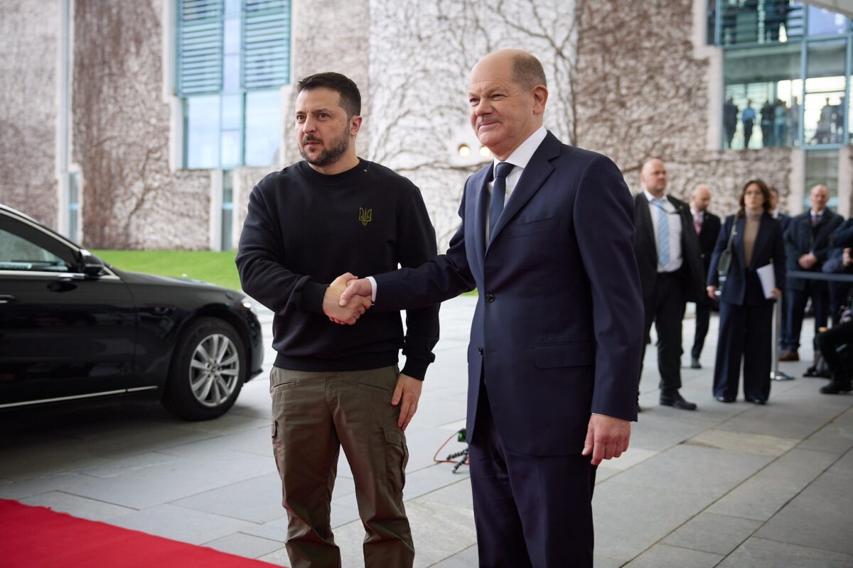 Olaf Scholz îi strică planurile lui Zelenski. Ucrainenii pot rămâne în Germania dacă muncesc
