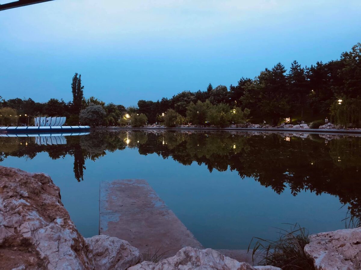 Incident tragic în Parcul Drumul Taberei. Tânăr mort după ce a căzut de pe pod