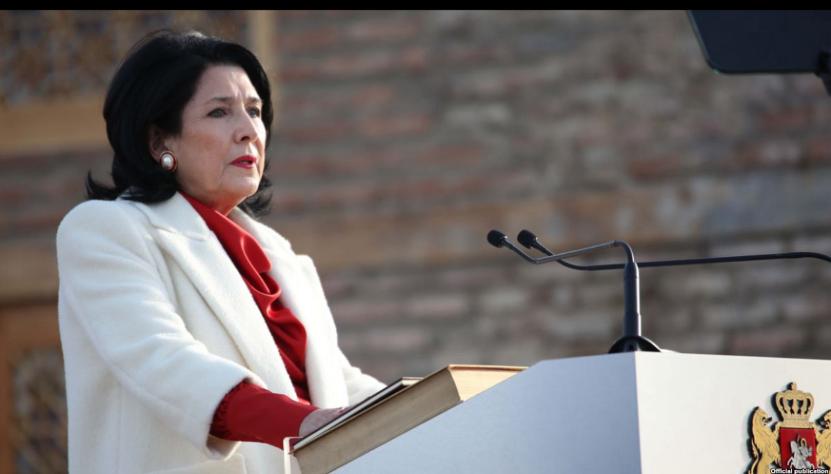 Tensiunile continuă în Georgia. Șeful statului se opune „legii agenților străini”