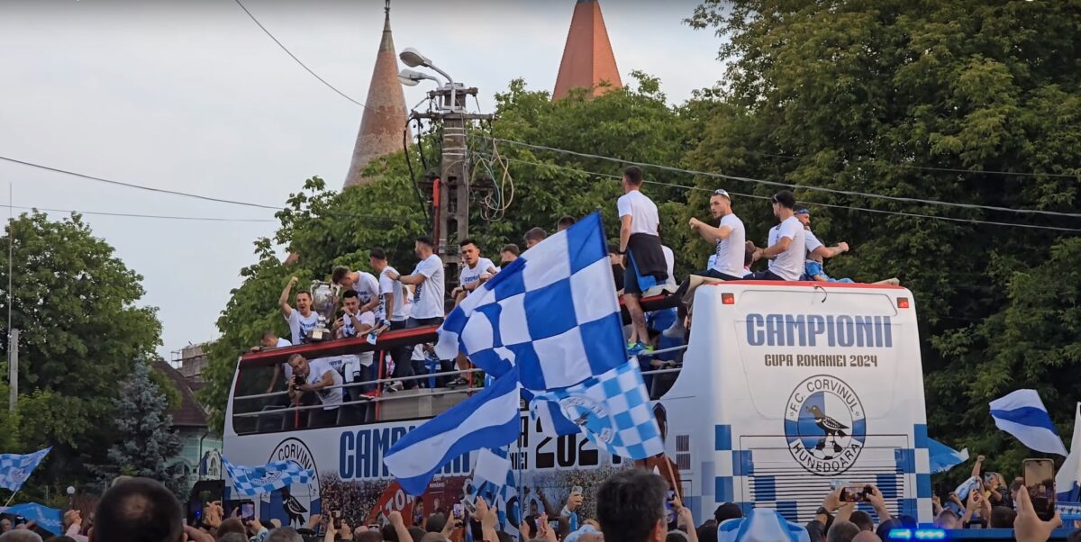 Debandadă specifică fotbalului românesc. Corvinul promova ieri, azi nu mai poate