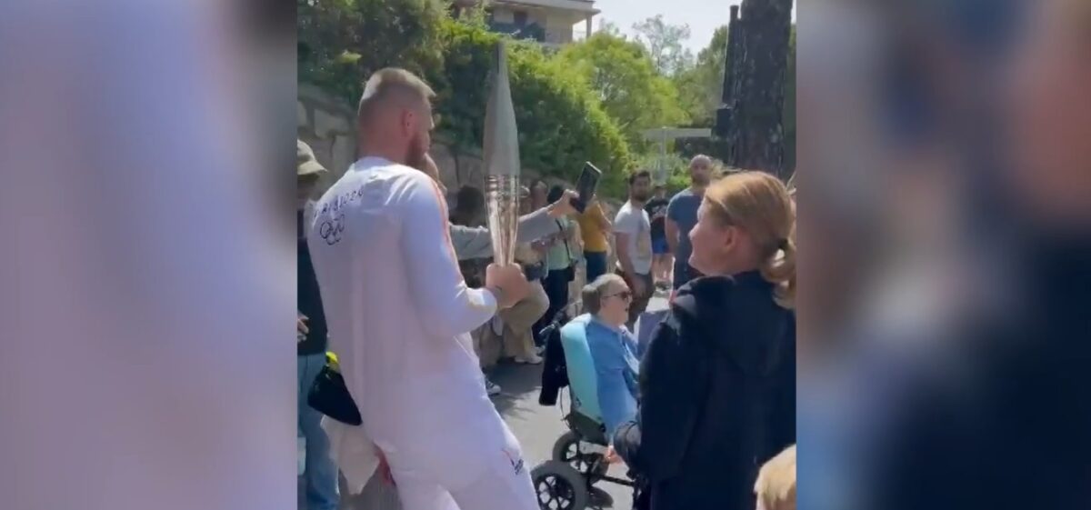 Un tânăr din Republica Moldova a purtat flacăra olimpică