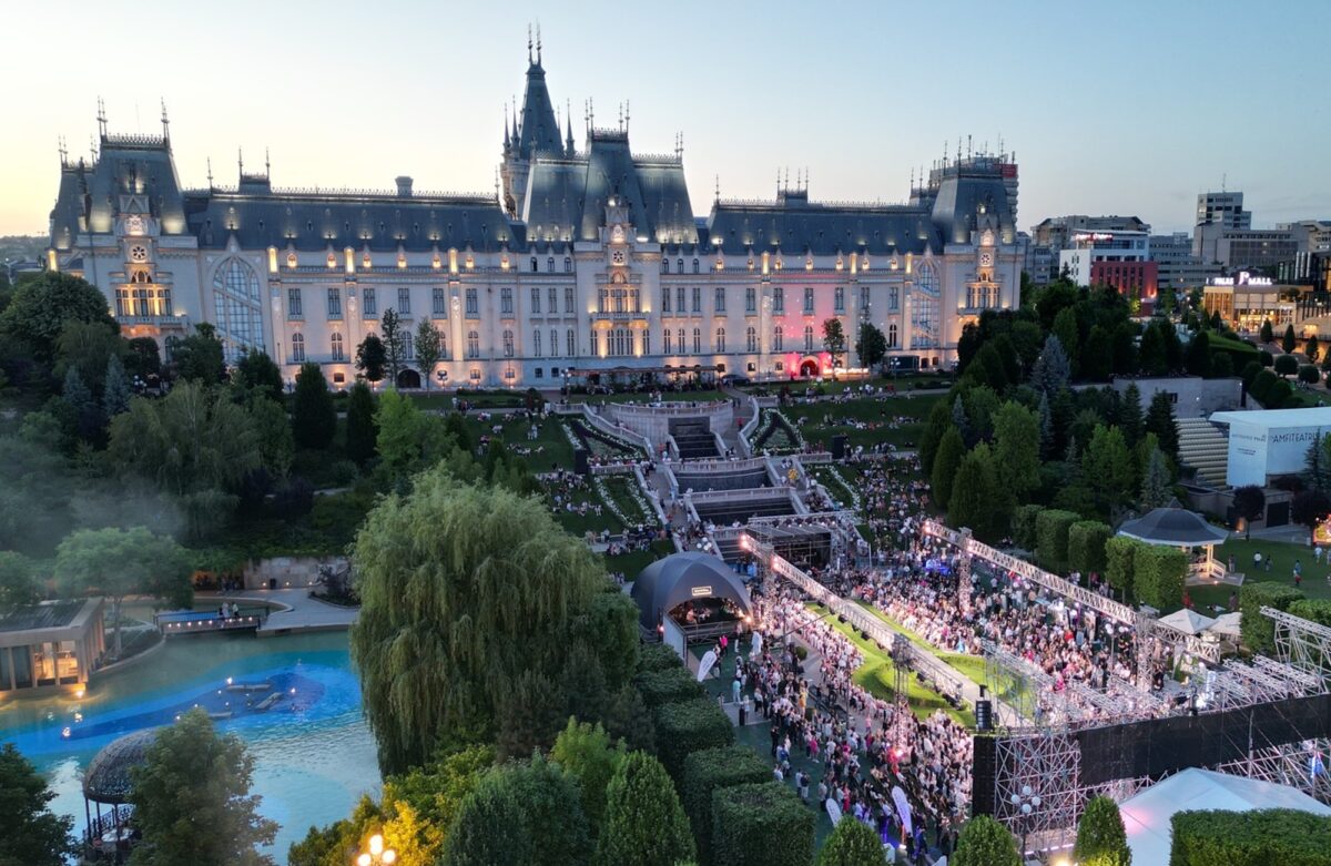 Prezentare de modă soldată cu victime în Iași. Macara prăbușită peste oameni