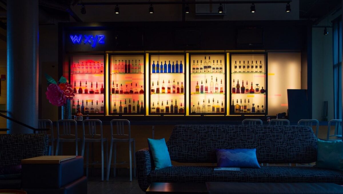 Consumul de alcool este asociat cu aproximativ 200 de boli. Liceenii recunosc că beau aproape zilnic