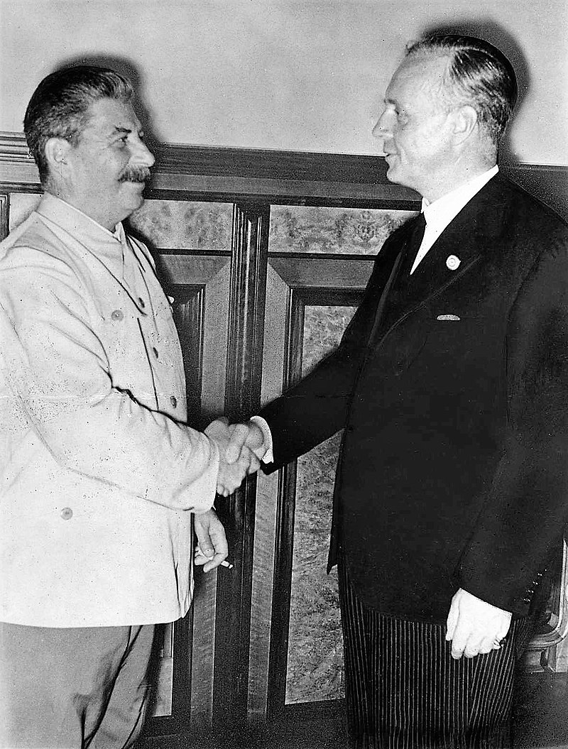 Moscova 1940: Stalin și Ribbentrop. Sursa foto: Arhiva Federală Germană.