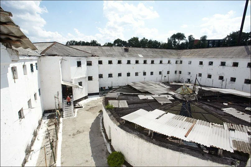Terenul Penitenciarului nr. 13 din Chișinău, râvnit pentru hoteluri și birouri. Premierul Vasile Tofan cere mutarea închisorii în afara Capitalei