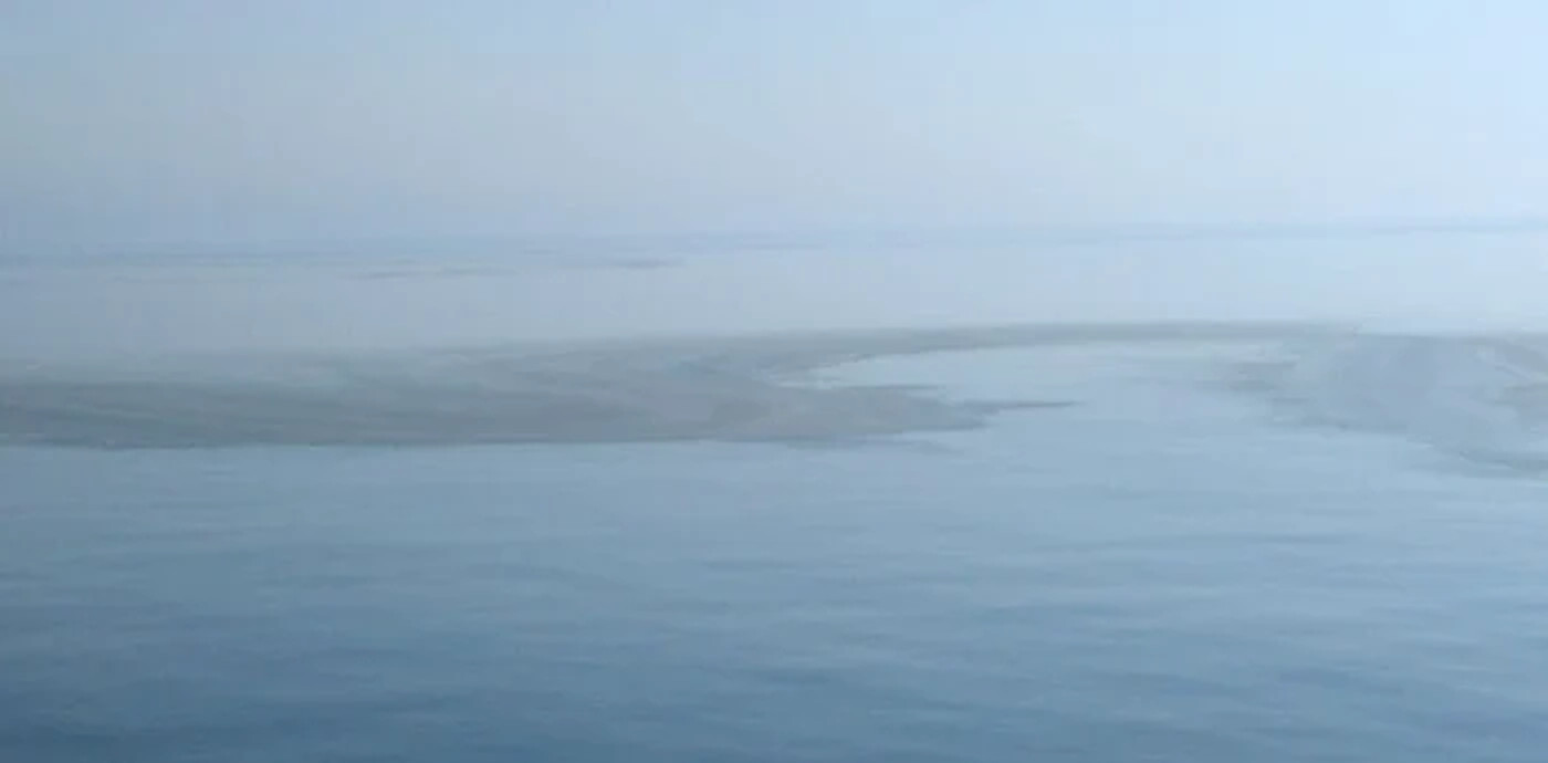 Pericol la Marea Neargă. Două obiecte suspecte, văzute pe apă