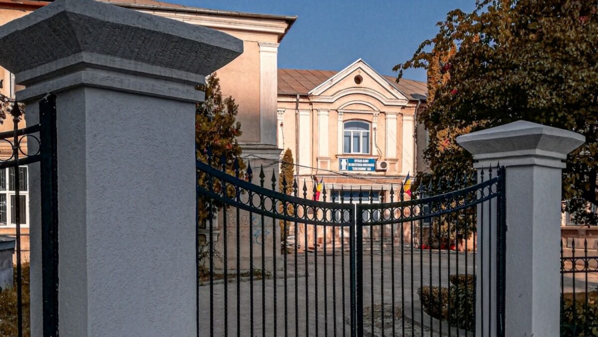 Doi medici, obligați să plătească daune de sute de mii de euro unei paciente. Dosarul de malpraxis, judecat la Iași