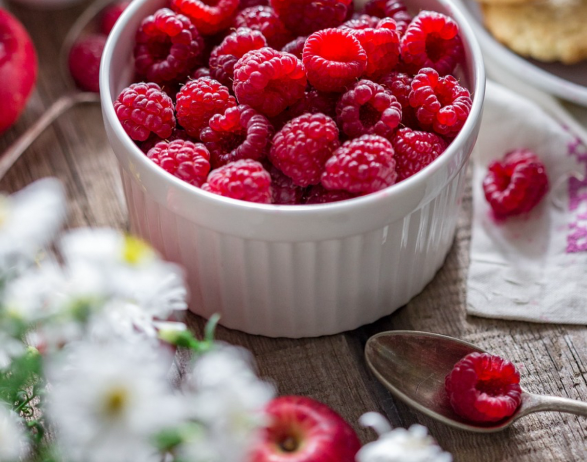 A început sezonul zmeurei în Republica Moldova. Un kilogram ajunge la un preț impresionant