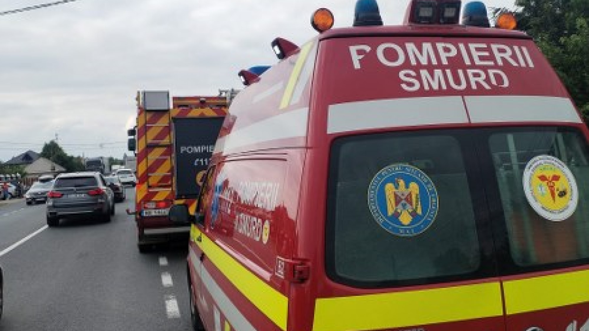Accident spectaculos: O șoferiță de 74 de ani a sărit peste trei mașini