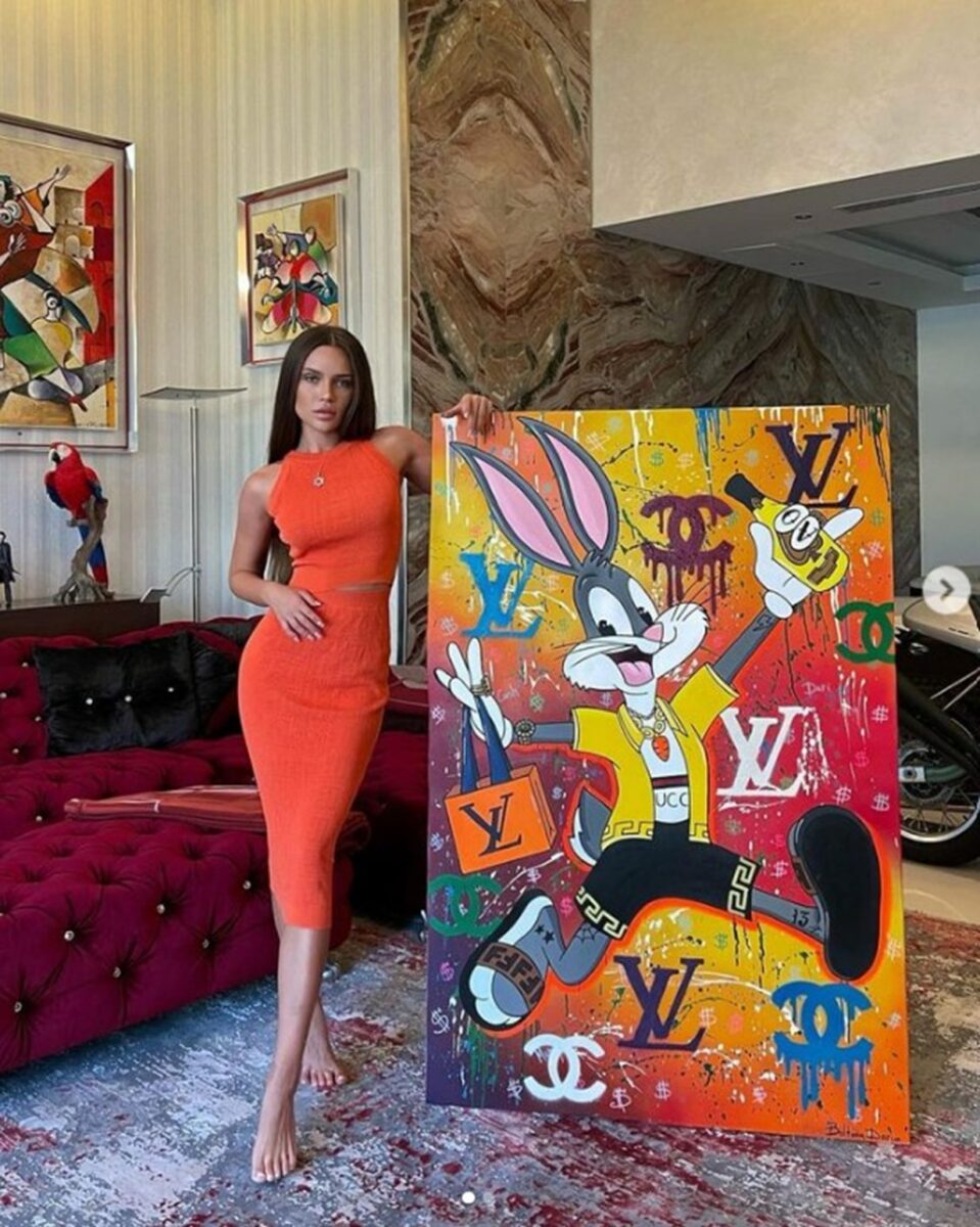 Noua iubită a lui Gabi Bădălău. Daria Boltova este o rusoaică talentată la desen